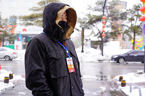 春雪中的守望者：疫情不除，我们不散