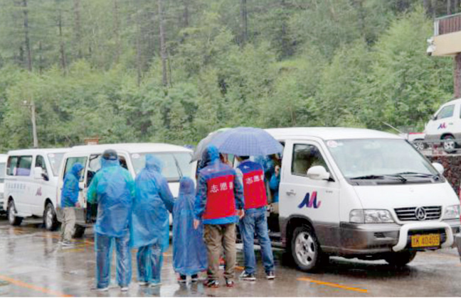 公司志愿者助力旺季攻坚战